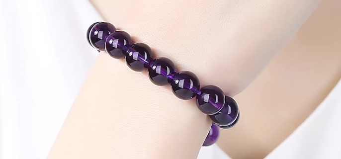 紫水晶手链的寓意和象征 紫色水晶手链的寓意是什么